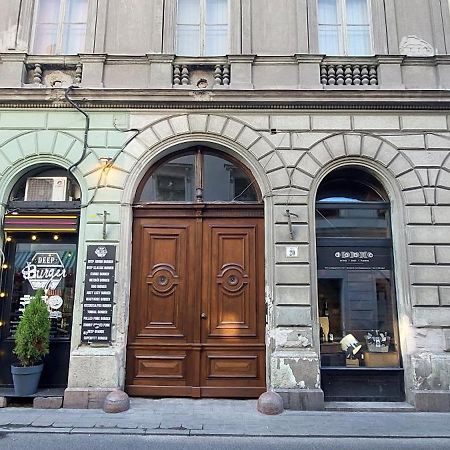 Classical Budapest Apartment In The Old Pest Exterior foto